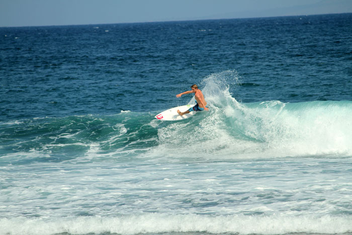 keramas surfing